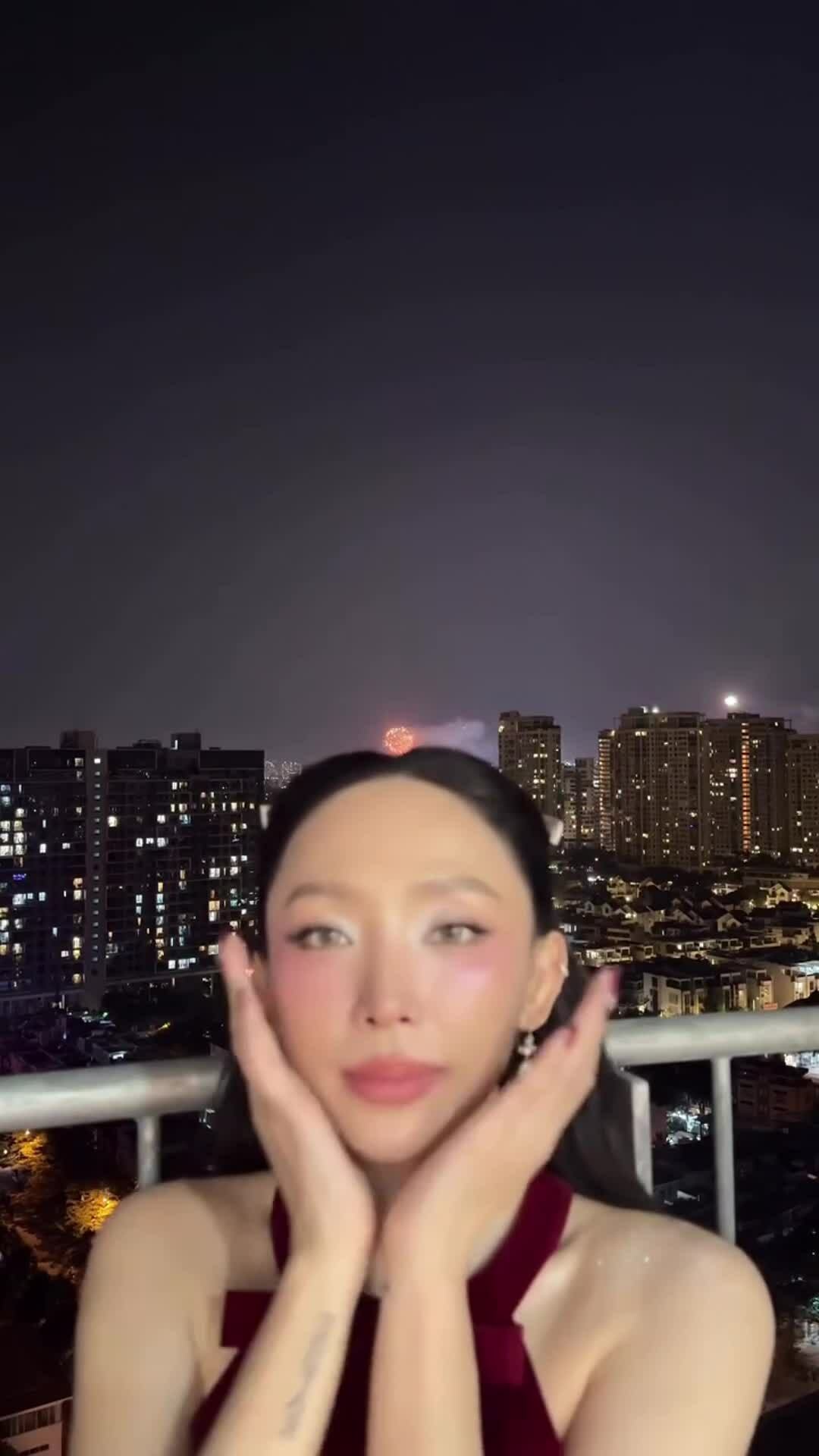 Tóc Tiên đón năm mới 2026 một mình