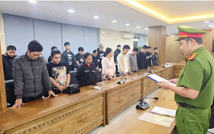 Nhiều người tiệc tùng liên miên dịp cuối năm, bác sĩ cảnh báo ngộ độc rượu - Ảnh 4.