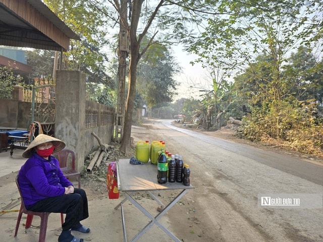 Cả làng đỏ lửa ngày đêm tạo ra thứ nước thơm ngào ngạt, nhà nào cũng mua để ăn Tết - Ảnh 9.