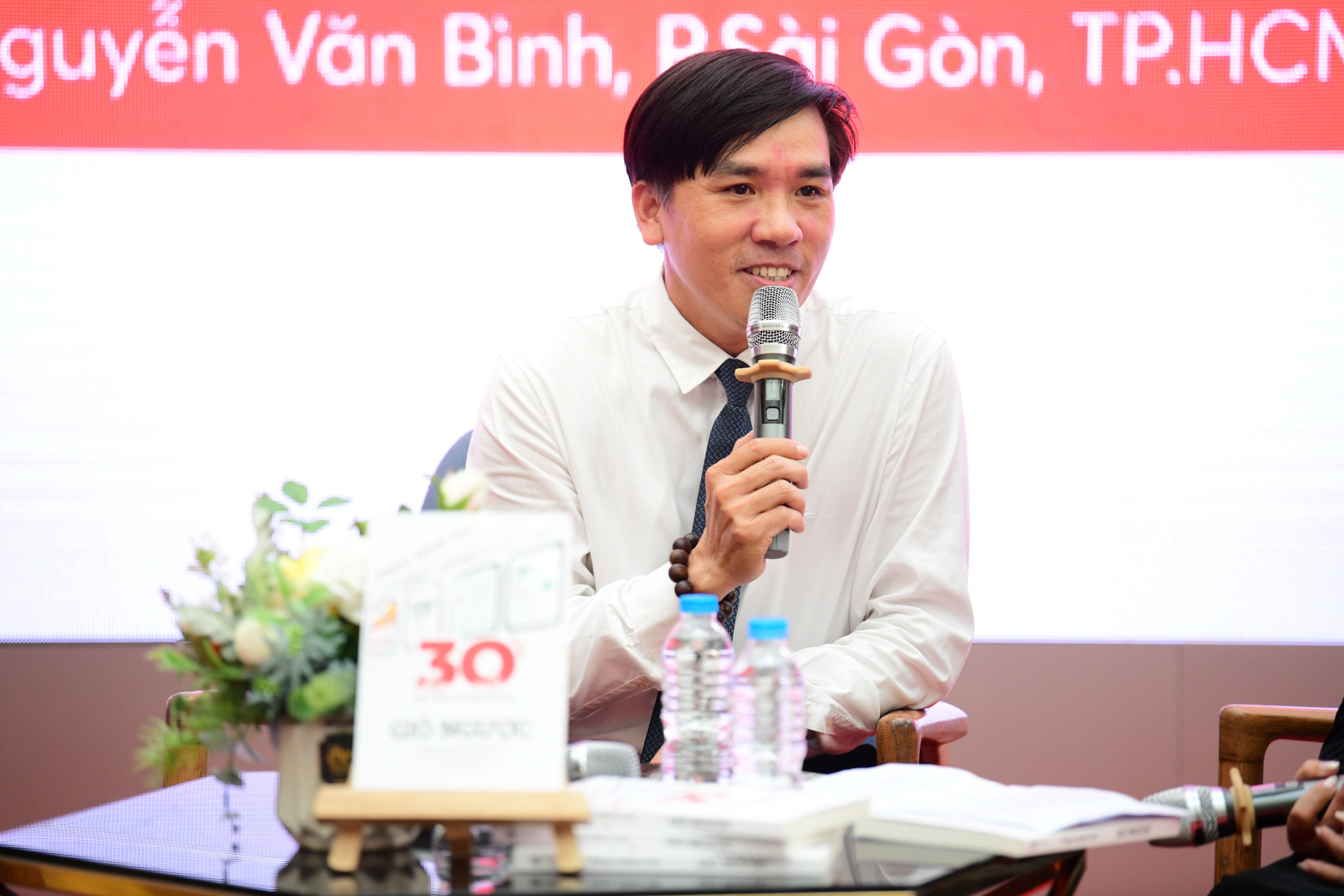 Tác giả Phạm Sông Thu.