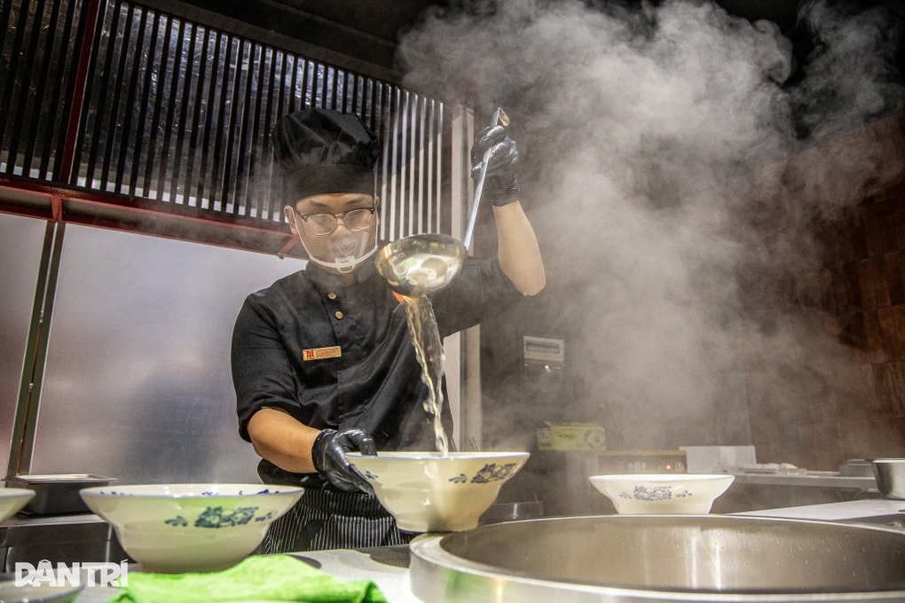 Tô phở có giá 260.000 đồng ở Bảo tàng Phở TPHCM khác gì với quán vỉa hè? - 2