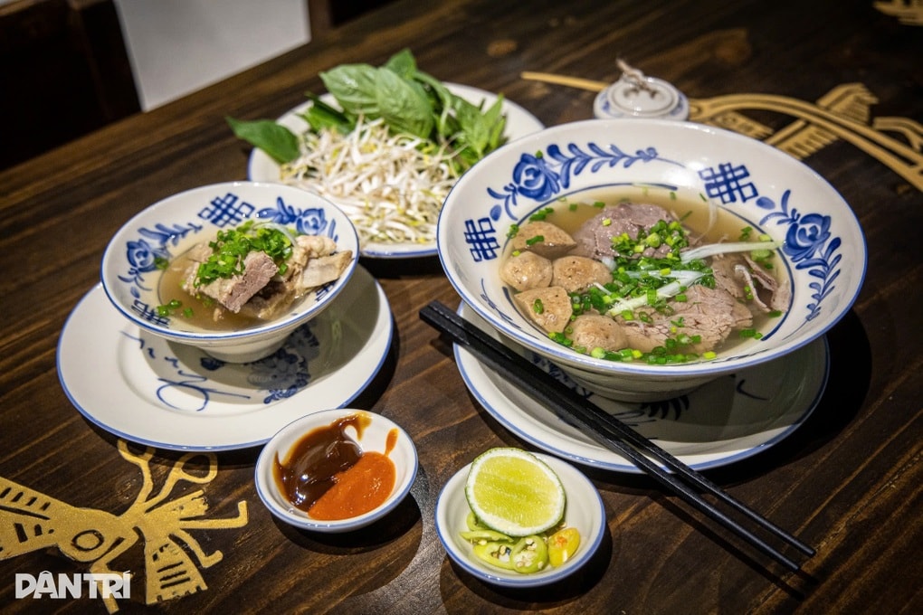 Tô phở có giá 260.000 đồng ở Bảo tàng Phở TPHCM khác gì với quán vỉa hè? - 1