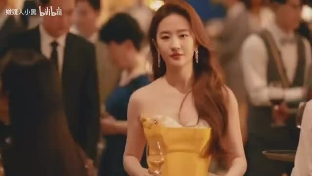 Lưu Diệc Phi và Bành Quán Anh trong Câu chuyện hoa hồng