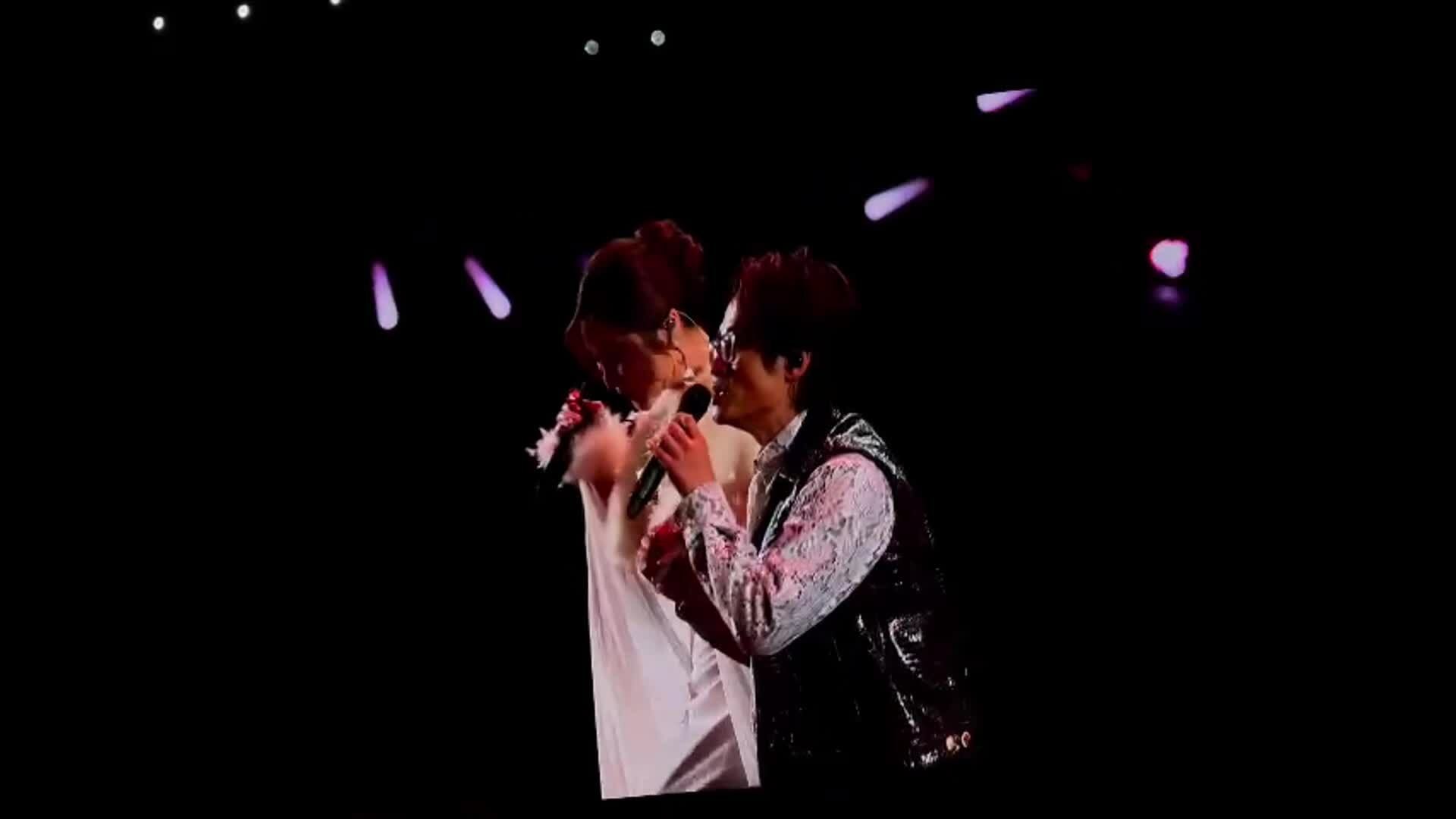 Hà Anh Tuấn, Hương Tràm hát