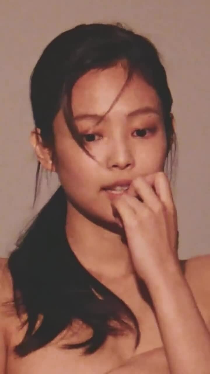 Trailer giới thiệu buổi triển lãm của Jennie