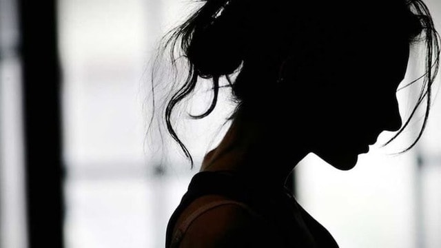 Không được chồng mua điện thoại mới, người vợ làm điều dại dột- Ảnh 1.