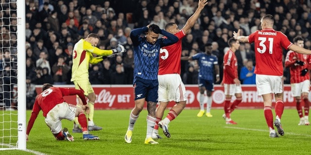 Premier League: M.U đánh bại Man City, Arsenal 'bất lực'- Ảnh 1.