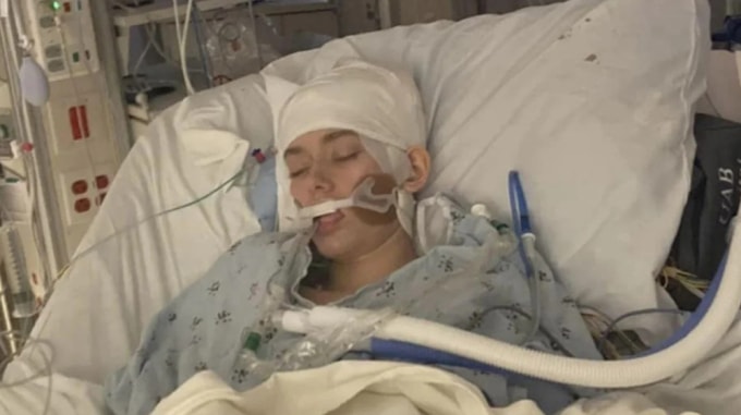 Hannah Pettey ở bệnh viện hồi tháng 1/2022. Ảnh: Hannah Pettey Facebook