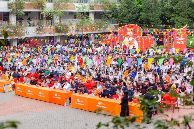 Hàng nghìn học sinh tham gia Big Open Day của trường Đại học FPT. Ảnh: FPTU