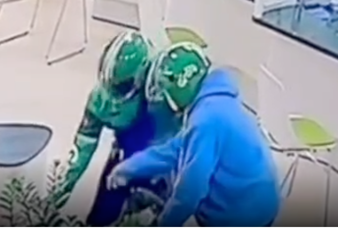 Hai kẻ cướp ngân hàng Vietcombank ở Pleiku