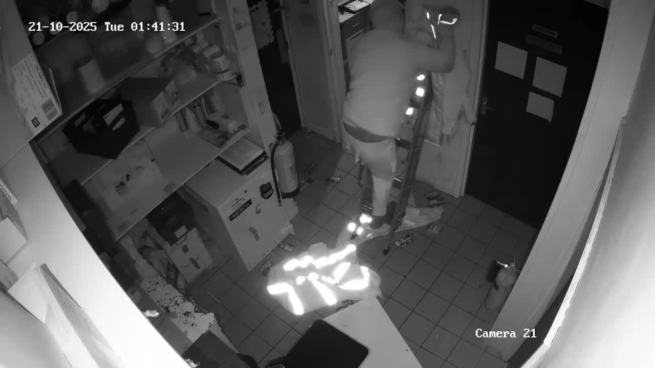 Tên trộm vụng về ngã 4 lần khi cố tẩu thoát