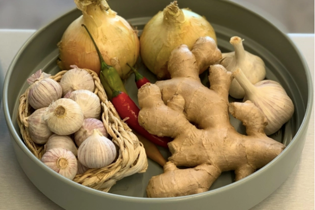 Miền Bắc sắp đón không khí lạnh mạnh, bỏ túi 3 "thần dược" làm ấm cơ thể - Ảnh 2.