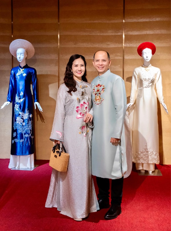 Bà Tứ - người vợ đảm đang của ông Sách trong phim 'Lằn ranh' ở đời thực đã lên chức bà ngoại- Ảnh 3.