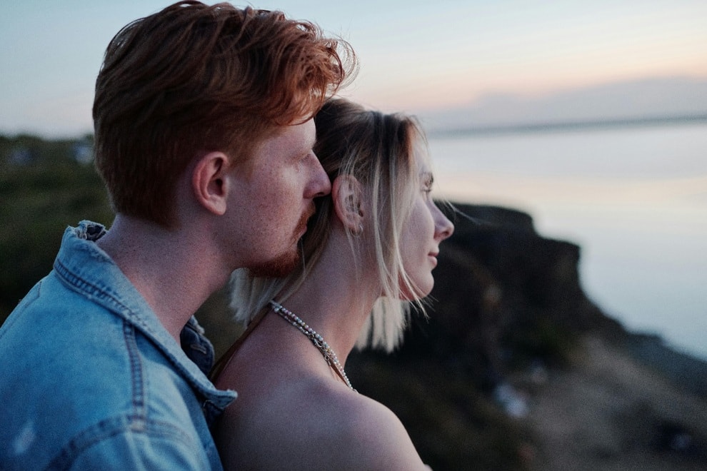 Tôi là người đàn bà đến sau, kéo anh khỏi cuộc đời đổ nát - 1