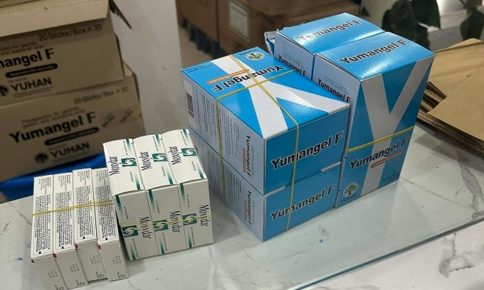 Đơn thuốc của Thảo sau mỗi lần cơn đau dạ dày hành hạ. Ảnh: Nhân vật cung cấp