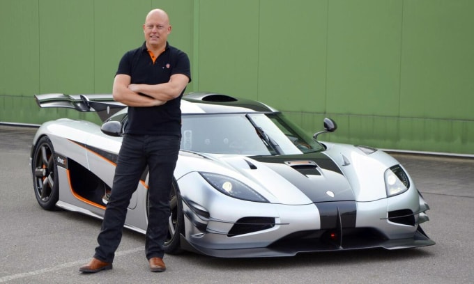 Chiristian von Koenigsegg và siêu xe Koenigsegg. Ảnh: Koenigsegg