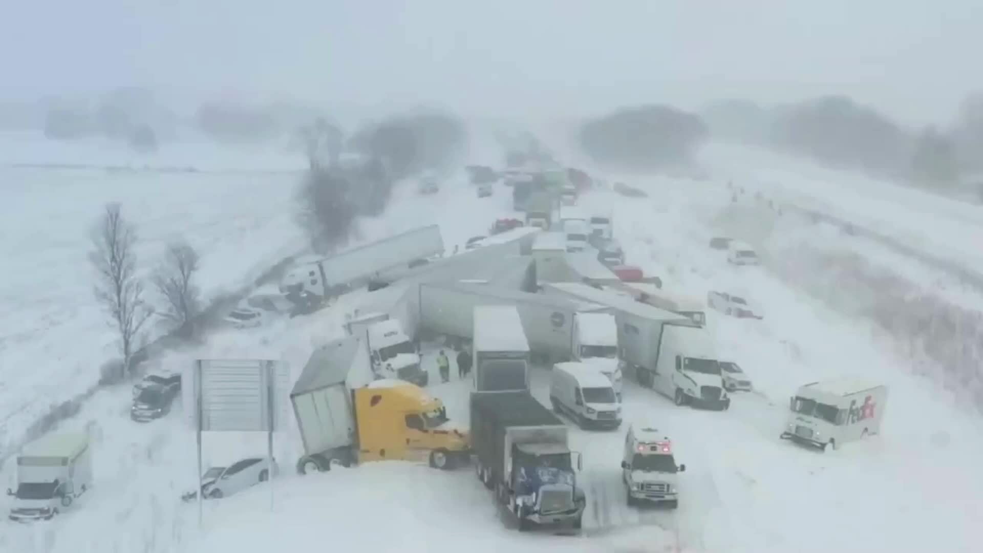 Hơn 100 ôtô đâm liên hoàn ở Michigan