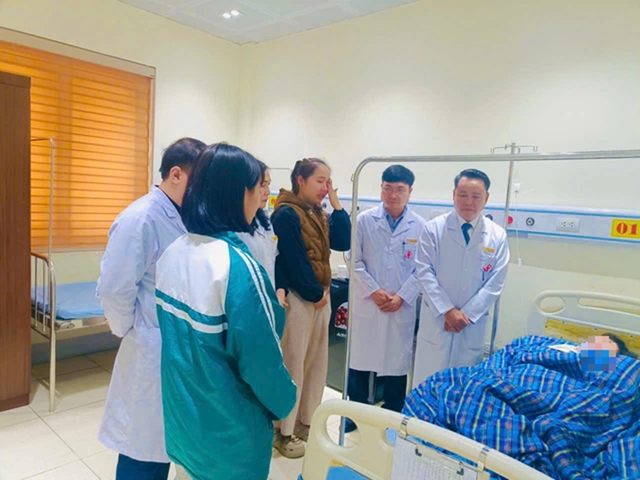 Vụ mẹ tử vong, con gái 6 tuổi bị vùi lấp dưới đất khi đi mua lợn: Sức khỏe bé gái 7 tuổi hiện ra sao? - Ảnh 2.