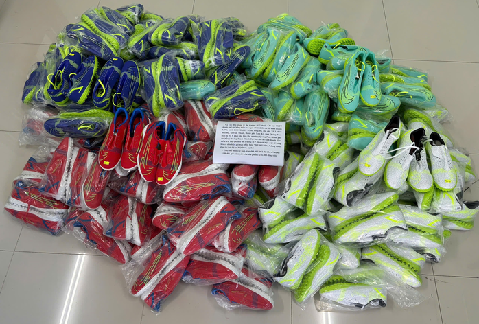 Xử lý cơ sở bán hàng giả thương hiệu ở Đà Nẵng trong mùa Tết Nguyên đán - Ảnh 1. Xử lý cơ sở bán hàng giả thương hiệu ở Đà Nẵng trong mùa Tết Nguyên đán - Ảnh 1.