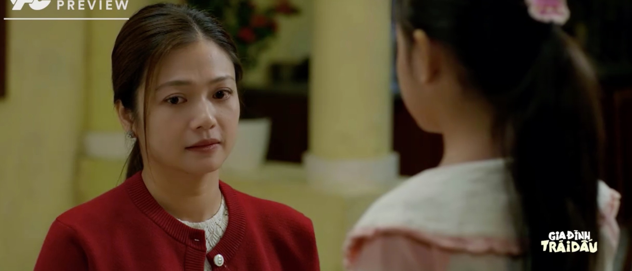 Bà Ánh bất ngờ trước câu hỏi của Nhi.