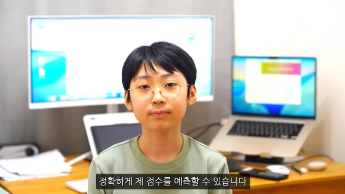 Baek Kang-hyun trong một video giải đề thi MAT. Ảnh chụp màn hình.