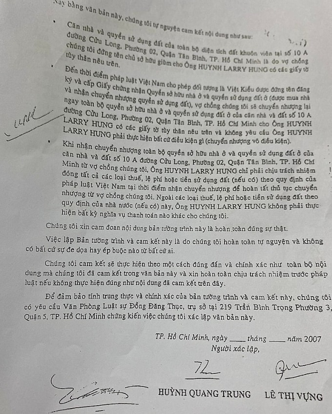 Bản cam kết vợ chồng ông Trung ký năm 2007 về việc đứng tên giúp cho ông Hưng tại Văn phòng luật sư. Ảnh: Chụp tài liệu trong hồ sơ.