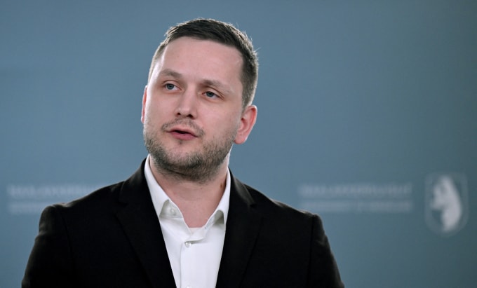 Thủ hiến Greenland Jens-Frederik Nielsen trong họp báo ngày 20/1 tại thủ phủ Nuuk. Ảnh: AFP