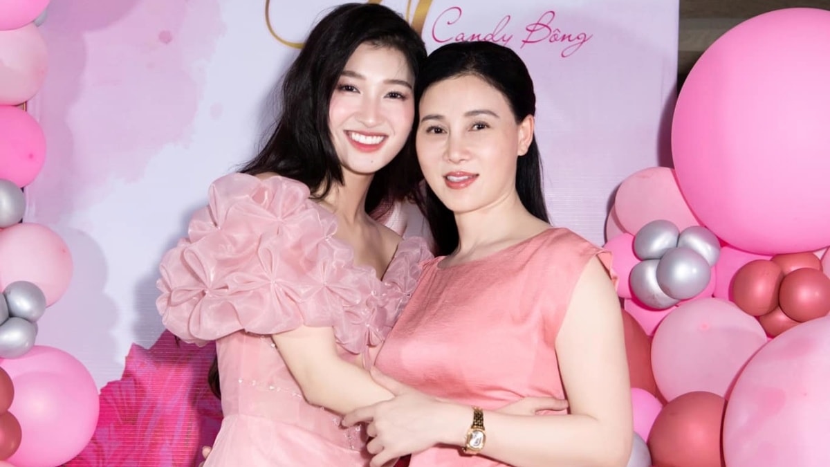 Tiệc sinh nhật sắc hồng của Á hậu Phương Nhi