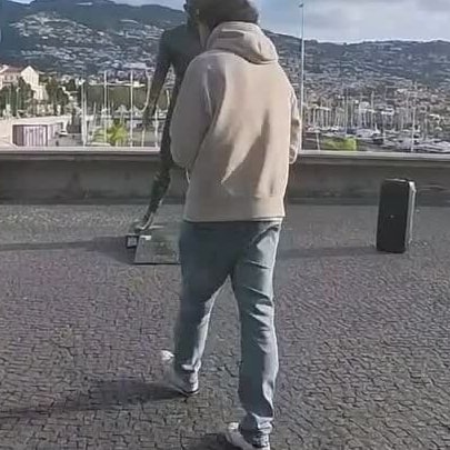 Phóng hỏa tượng Ronaldo