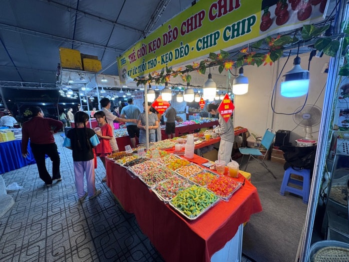 Tha hồ mua sắm tại chương trình kích cầu tiêu dùng phường Hạnh Thông , TP HCM - Ảnh 3.