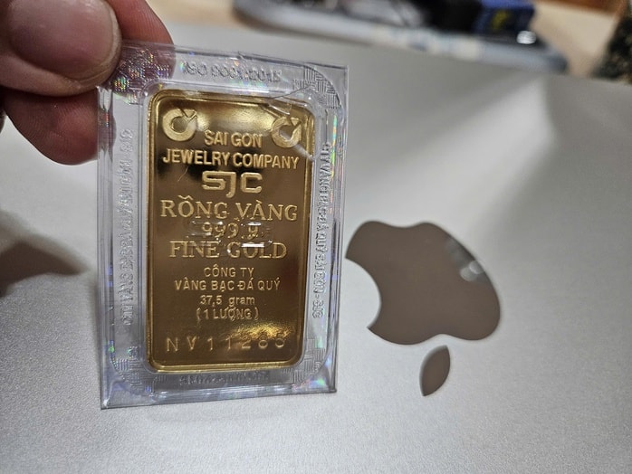 Giá vàng SJC tăng mạnh vượt 169 triệu đồng , theo đà thế giới tăng vọt - Ảnh 2.