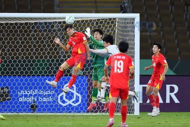 HLV Kim Sang-sik xin lỗi người hâm mộ, lý giải về thất bại của U23 Việt Nam- Ảnh 1.