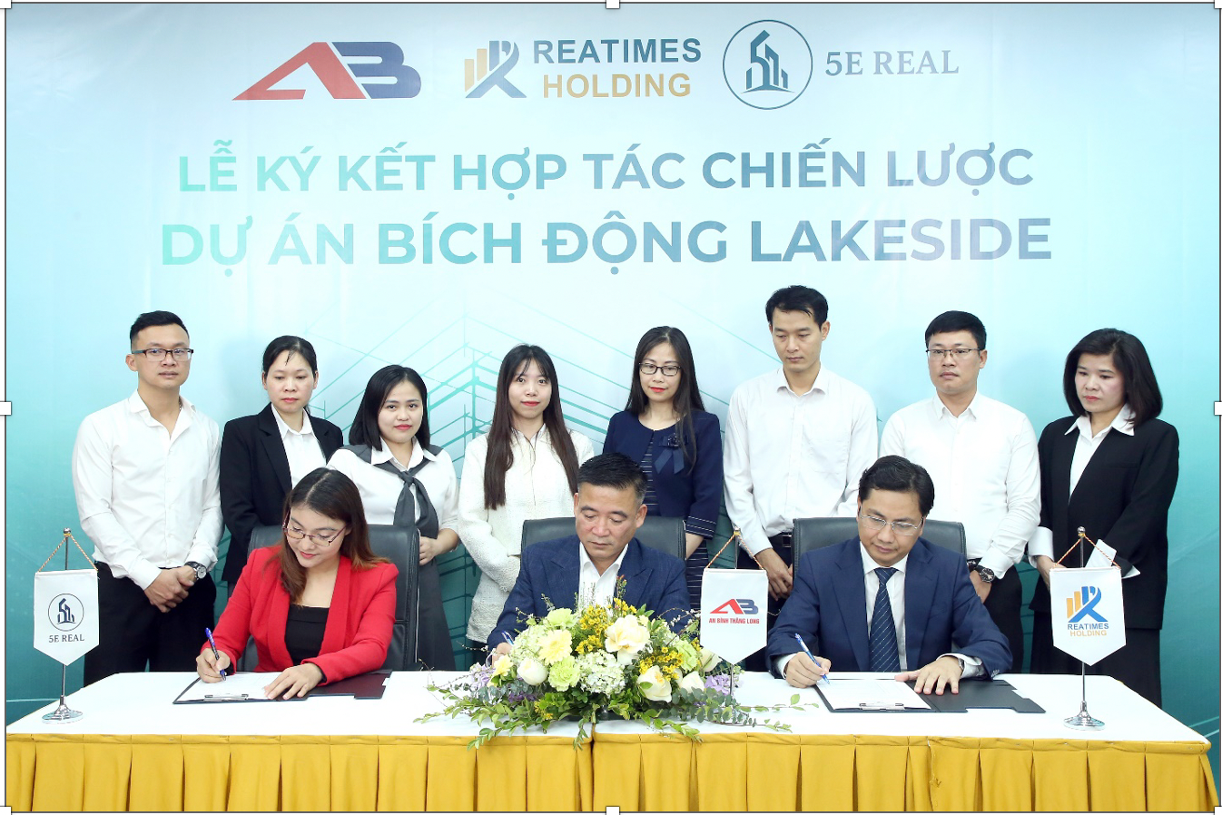 Lễ ký kết dự án.