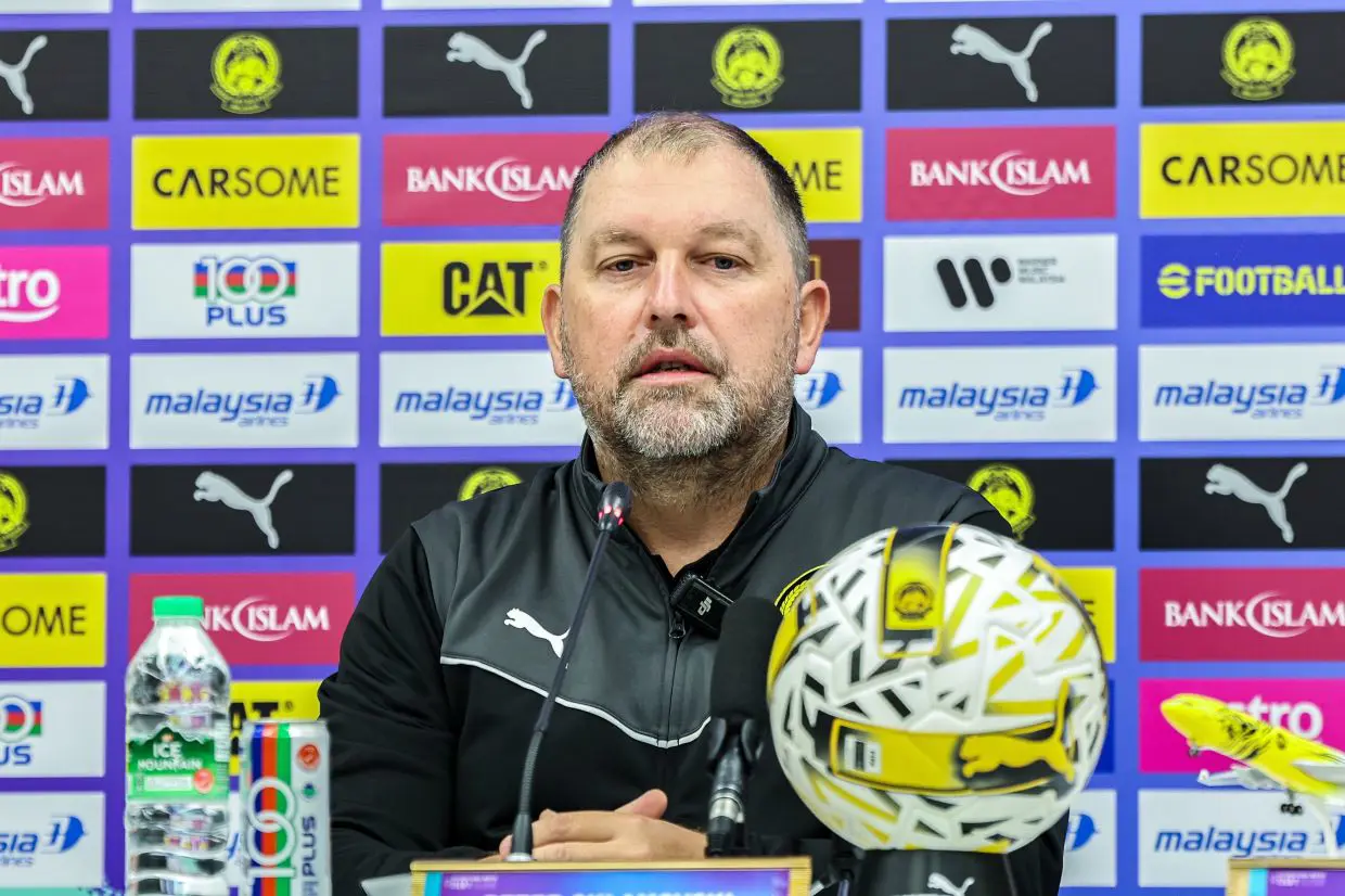 HLV Peter Cklamovski cho rằng nếu ĐT Malaysia bị trừ điểm là không công bằng