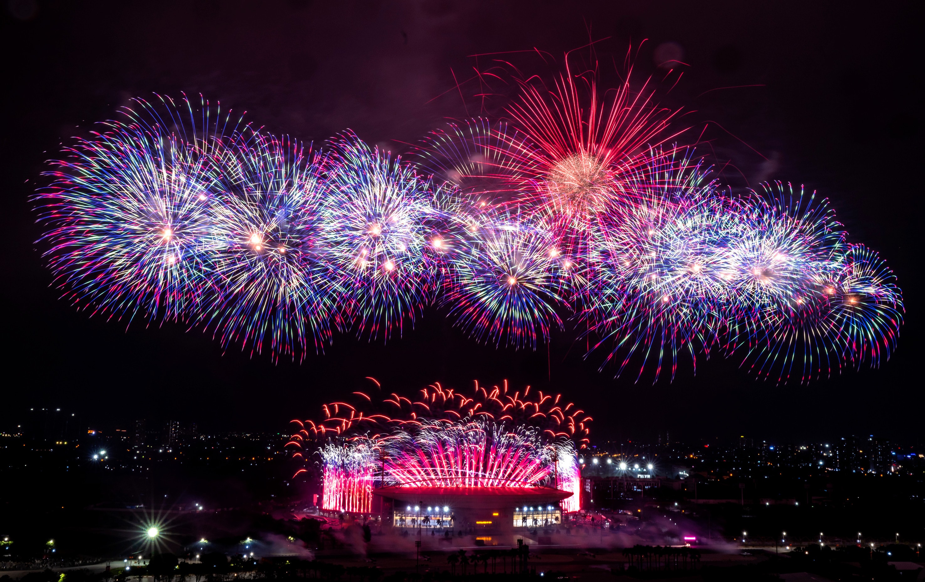 Chương trình chính thức dự kiến sẽ có 6 đợt bắn xuyên suốt, khép lại là màn trình diễn tầm cao 15 phút. (Ảnh: Sun Group)