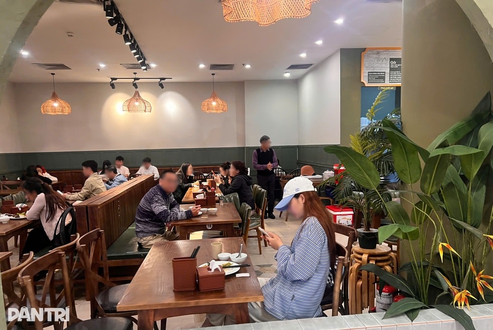 Cơm bình dân 100.000 đồng ở Hà Nội: Thịt, cá hàng tuyển, mặt bằng đắt đỏ? - 4