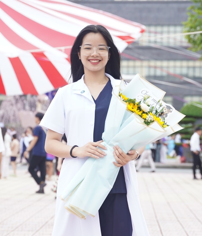 Minh Ánh trong ngày tốt nghiệp bác sĩ. Ảnh: Nhân vật cung cấp