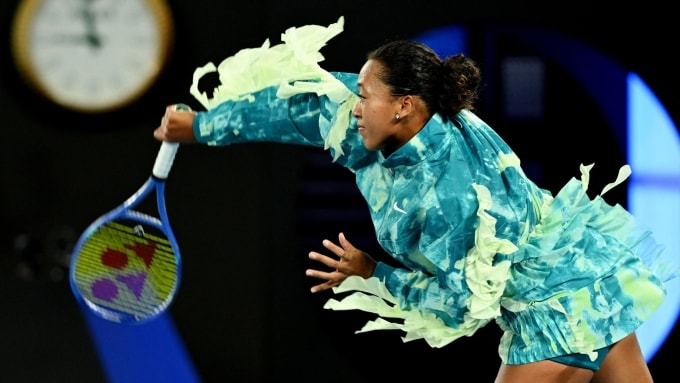 Osaka trong trận gặp Cirstea ở vòng hai Australia Mở rộng, trên sân Margaret Court, Melbourne, Australia hôm 22/1. Ảnh: Reuters