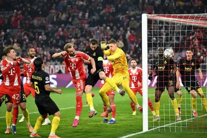 Harry Kane (số 9) mở tỷ số trận Bayern 2-0 Union SG ở lượt bảy vòng bảng Champions League tối 21/1. Ảnh: Reuters