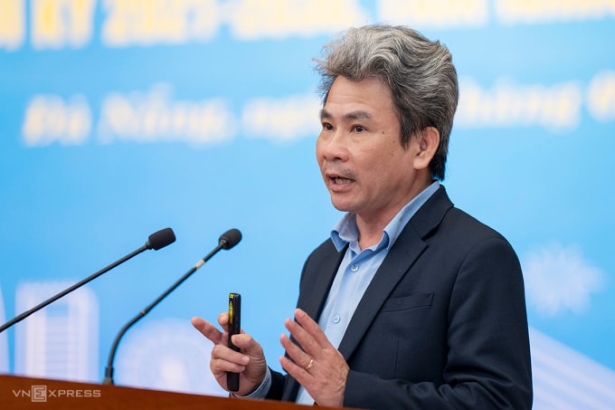 Tiến sĩ Võ Văn Minh nêu ý kiến tại hội thảo. Ảnh: Nguyễn Đông