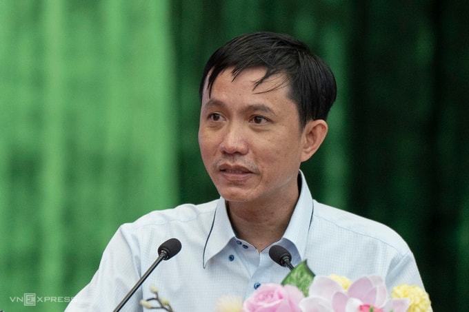 Tiến sĩ Lê Hùng đóng góp tham luận tại hội thảo. Ảnh: Nguyễn Đông