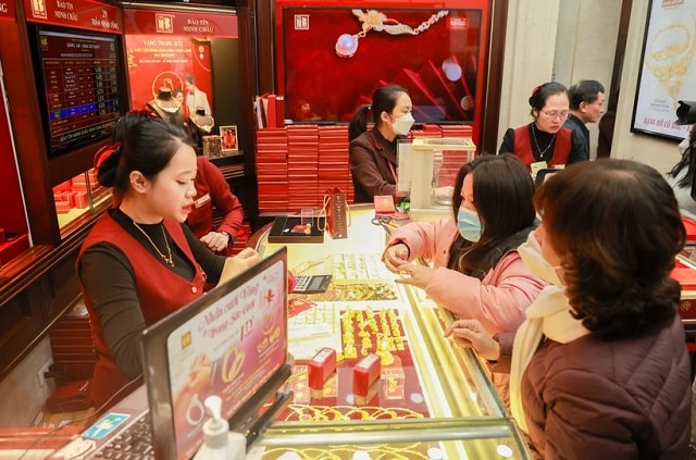 Từ ngày 9/2 người đi mua vàng phải tuyệt đối tuân thủ điều này để không bị phạt nặng- Ảnh 1.