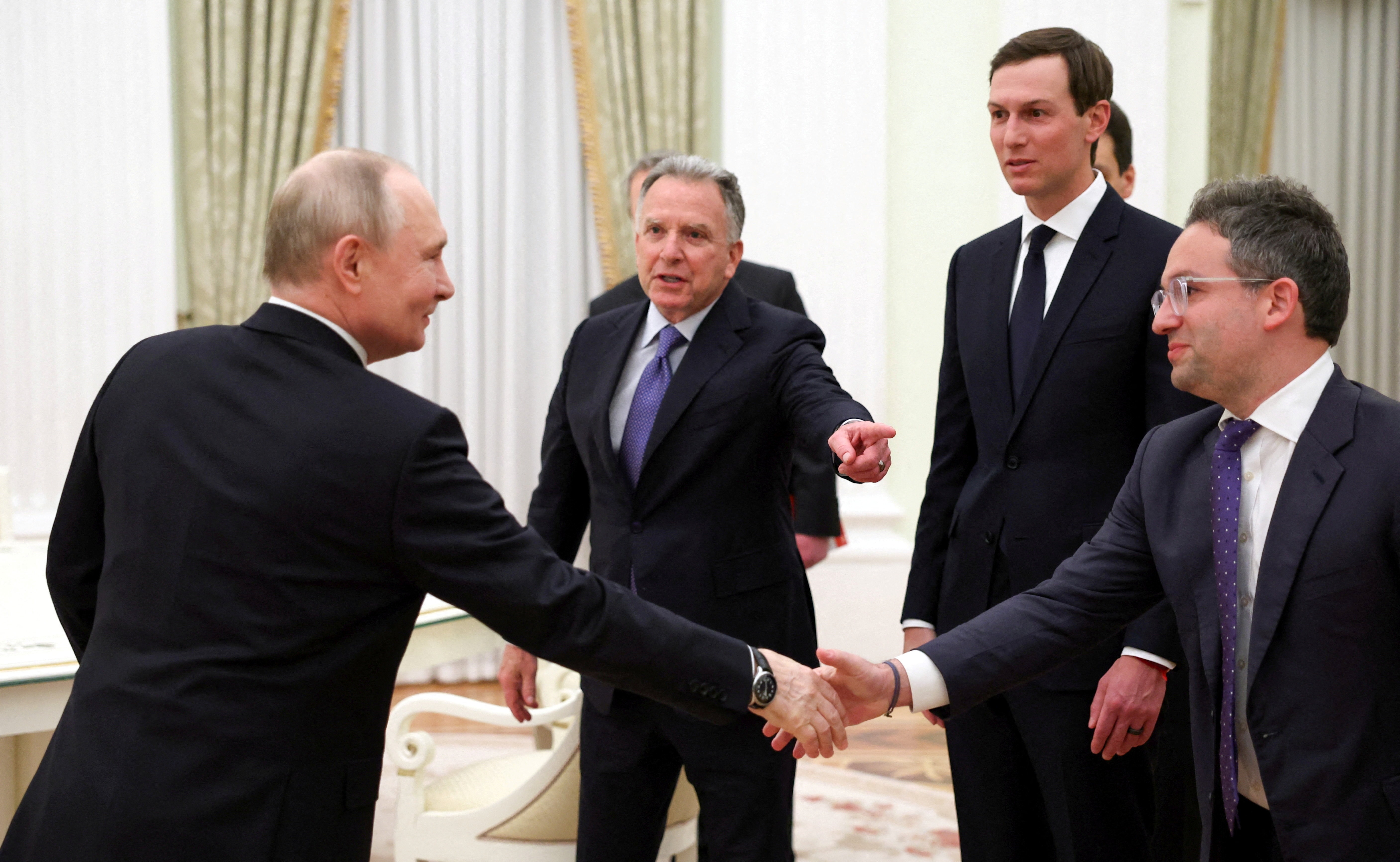 Tổng thống Nga Vladimir Putin dự cuộc gặp với ông Steve Witkoff, ông Jared Kushner, và ông Josh Gruenbaum, tại Điện Kremlin ở Moskva, Nga, ngày 22/1/2026. (Ảnh: Sputnik/Alexander Kazakov/Pool qua Reuters)