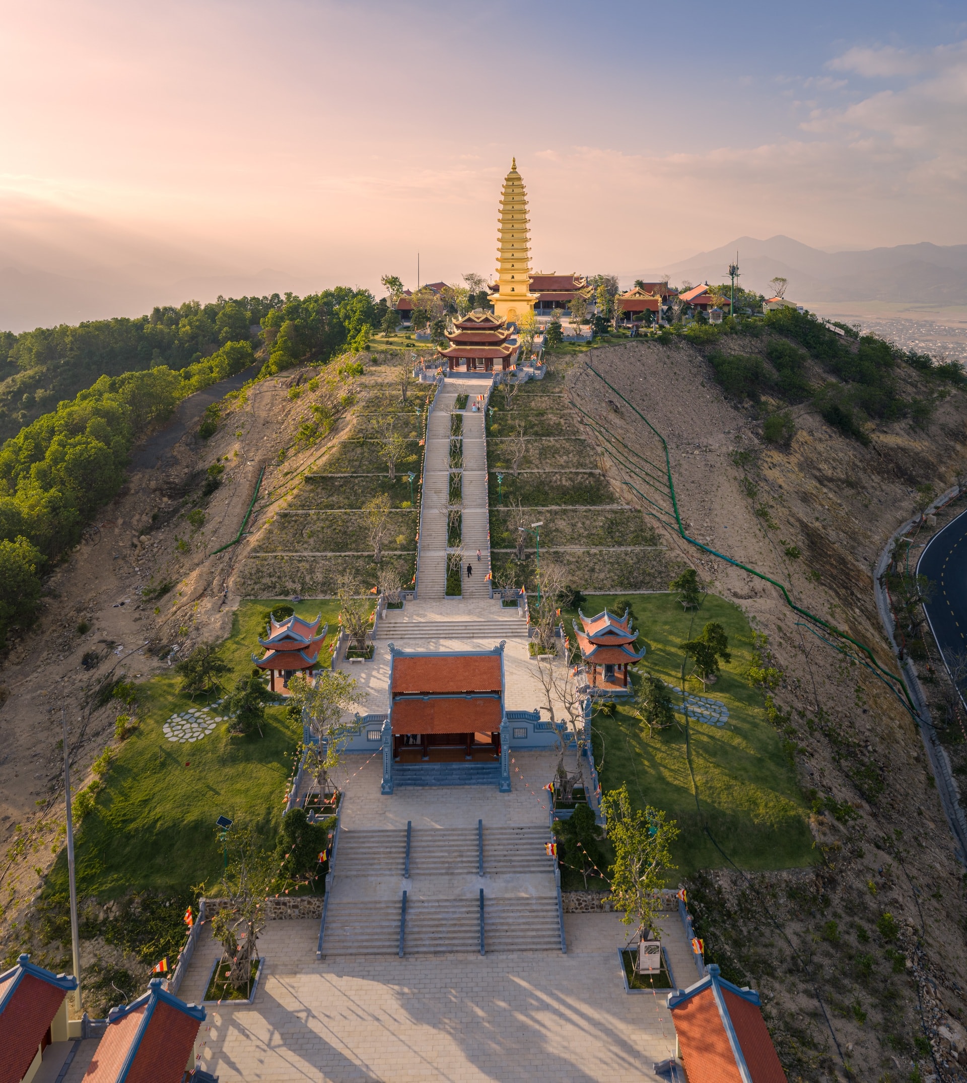 Bên trong ngôi chùa diễn ra lễ hằng thuận của Phương Nhi và chồng tỷ phú - 3