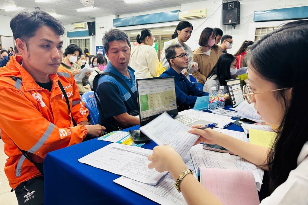 Lao động bị sa thải vẫn được hưởng trợ cấp thất nghiệp - 1