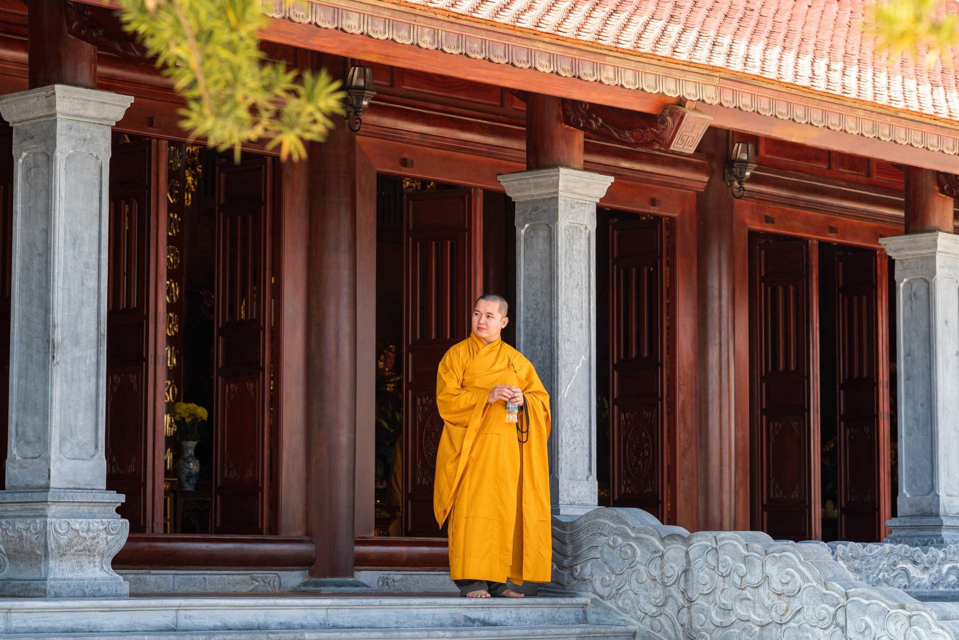 Bên trong ngôi chùa diễn ra lễ hằng thuận của Phương Nhi và chồng tỷ phú - 2