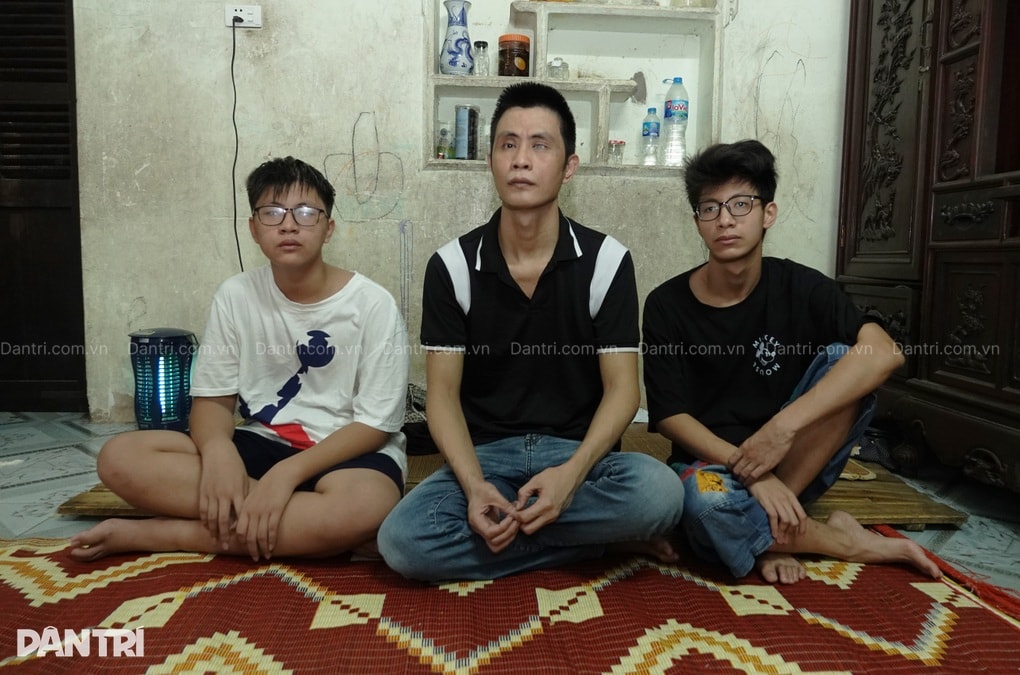 Bi kịch nối tiếp: Cha khiếm thị, con trai lớn câm điếc có nguy cơ mù lòa - 3