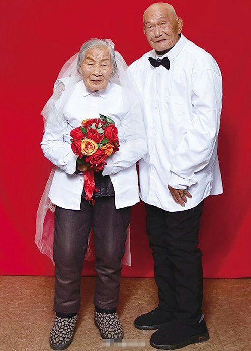 Vợ chồng cụ Viên sinh cùng ngày, cùng tháng và cùng năm. Ảnh: Sina
