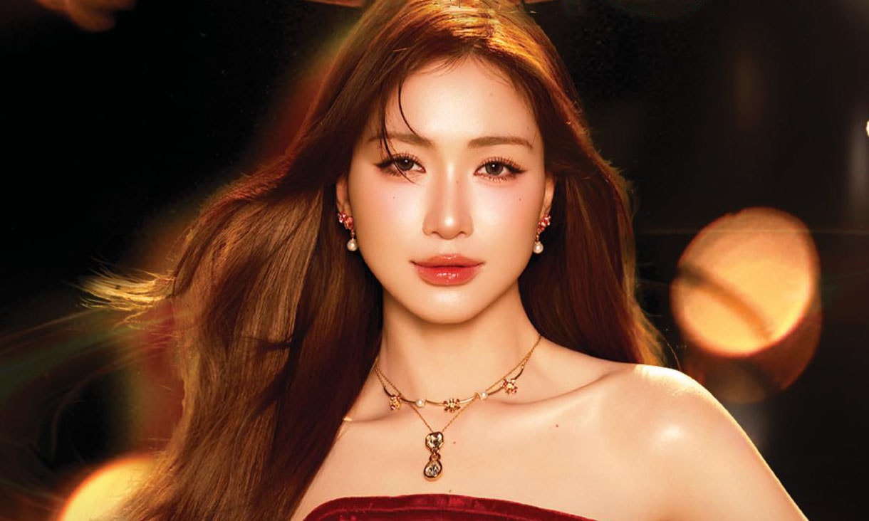 Hòa Minzy áp lực khi làm concert đầu tiên