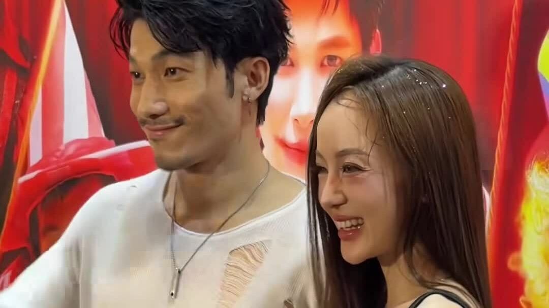 Liên Bỉnh Phát, Ngọc Kayla tay trong tay dự sự kiện 